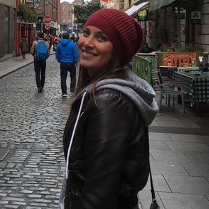 Meet your Posher, Stephanie